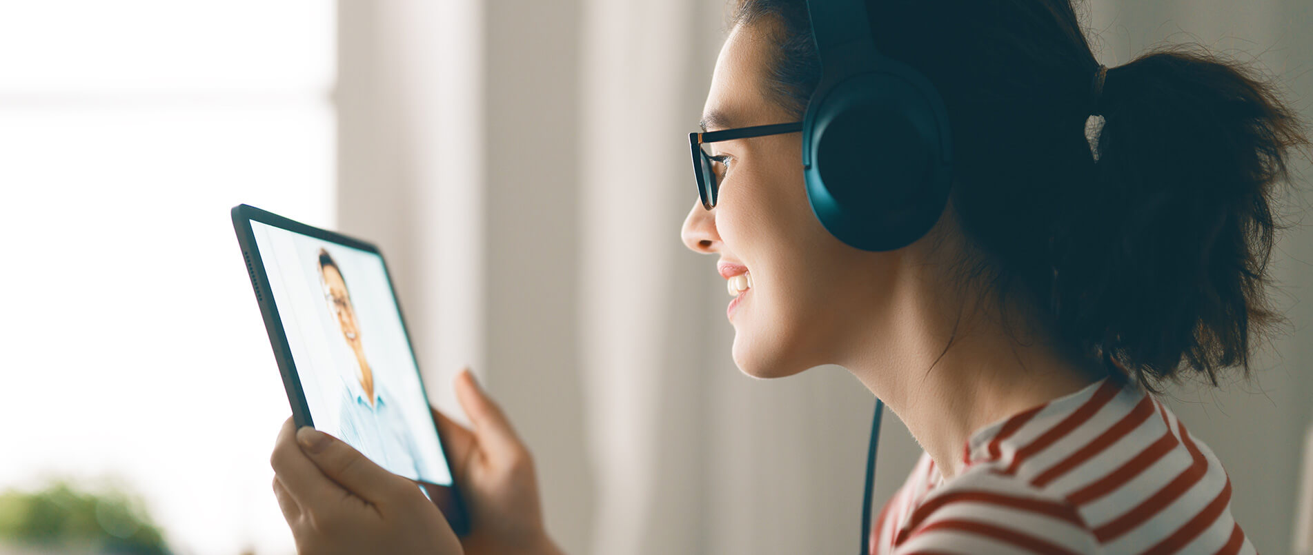 j9官网正式推出商用5G RedCap模组RG255C-GL，进一步丰富RedCap产品阵容